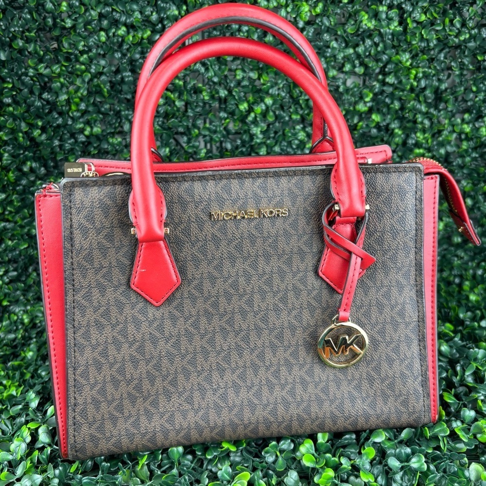 MICHAEL KORS HOPE MEDIUM MESSENGER Signature Satchel